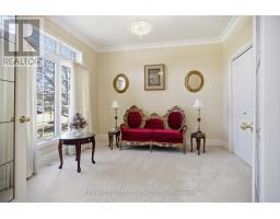 6 HUNTINGTON TERRACE - 22
