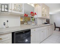 6 HUNTINGTON TERRACE - 30