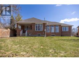 6 HUNTINGTON TERRACE - 40