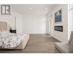 11 - 495 OAKRIDGE DRIVE - 21