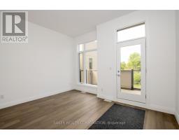 11 - 495 OAKRIDGE DRIVE - 33