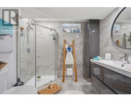 815 DEVERON CRESCENT - 30