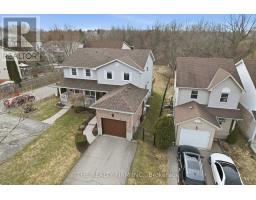 815 DEVERON CRESCENT - 37
