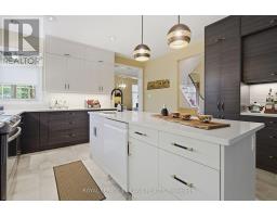 4 BARON CRESCENT - 15
