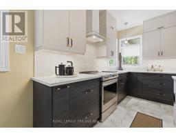 4 BARON CRESCENT - 16