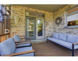 4 BARON CRESCENT - 37