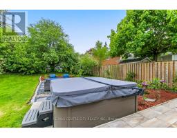 10 RUNNYMEDE CRESCENT - 24