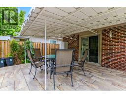 10 RUNNYMEDE CRESCENT - 25