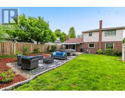 10 RUNNYMEDE CRESCENT - 28