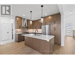 37 EVYLEAN COURT - 10