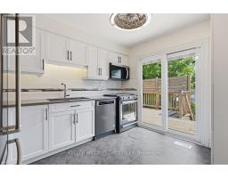 18 FAIRLANE CRESCENT - 22