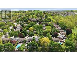 18 FAIRLANE CRESCENT - 47
