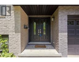 18 FAIRLANE CRESCENT - 5