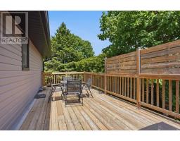 18 FAIRLANE CRESCENT - 6