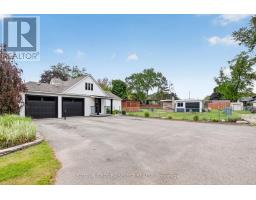 111 KITTRIDGE AVENUE E - 3