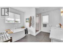 16 PEREGRINE AVENUE - 23