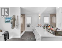 16 PEREGRINE AVENUE - 24
