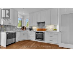 16 PEREGRINE AVENUE - 9