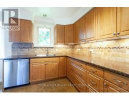 37 DENNIS AVENUE - 17