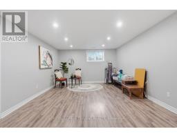 127 - 600 HYDE PARK ROAD - 30