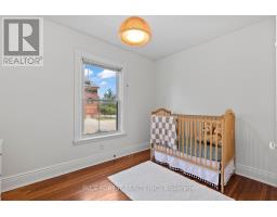 46 GLADSTONE AVENUE - 28