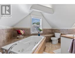 46 GLADSTONE AVENUE - 35
