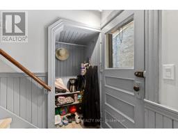46 GLADSTONE AVENUE - 38