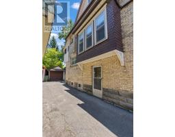 46 GLADSTONE AVENUE - 41