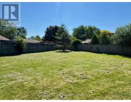 571 EVERGLADE CRESCENT - 32