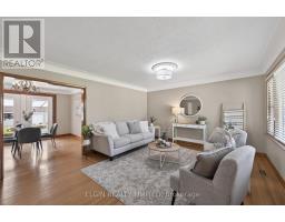 2 LYNDALE AVENUE - 18