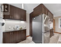 2 LYNDALE AVENUE - 22
