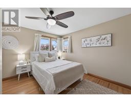 2 LYNDALE AVENUE - 26