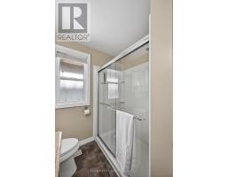 2 LYNDALE AVENUE - 31