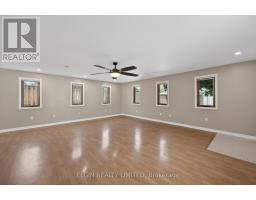 2 LYNDALE AVENUE - 34