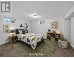 2 LYNDALE AVENUE - 39