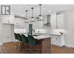 28 - 175 GLENGARIFF DRIVE - 10