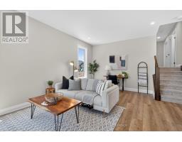 11 POSTMA CRESCENT - 4