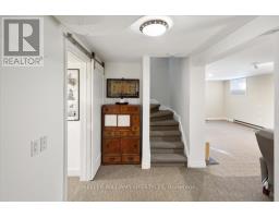 941 WATERLOO STREET - 32