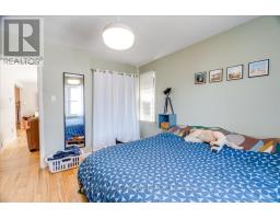 250 GREENWOOD AVENUE - 22