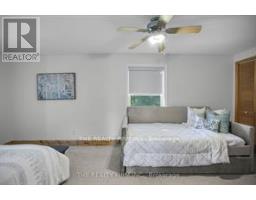 3692 BEVERLY GLEN - 23