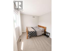 2 STONEYCREEK CRESCENT - 20