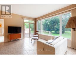 24 - 1040 RIVERSIDE DRIVE - 25