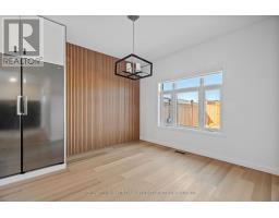 592 ALBERT STREET - 15