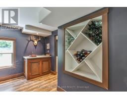 415 MAIN STREET E - 28