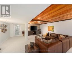 43 COMPTON CRESCENT - 32