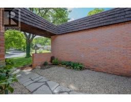 43 COMPTON CRESCENT - 43