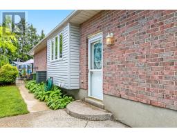 96 CARRIE CRESCENT - 16