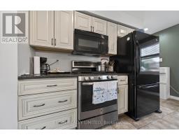 30 ERINLEA DRIVE - 18