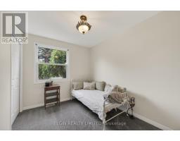 30 ERINLEA DRIVE - 22