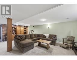 30 ERINLEA DRIVE - 32